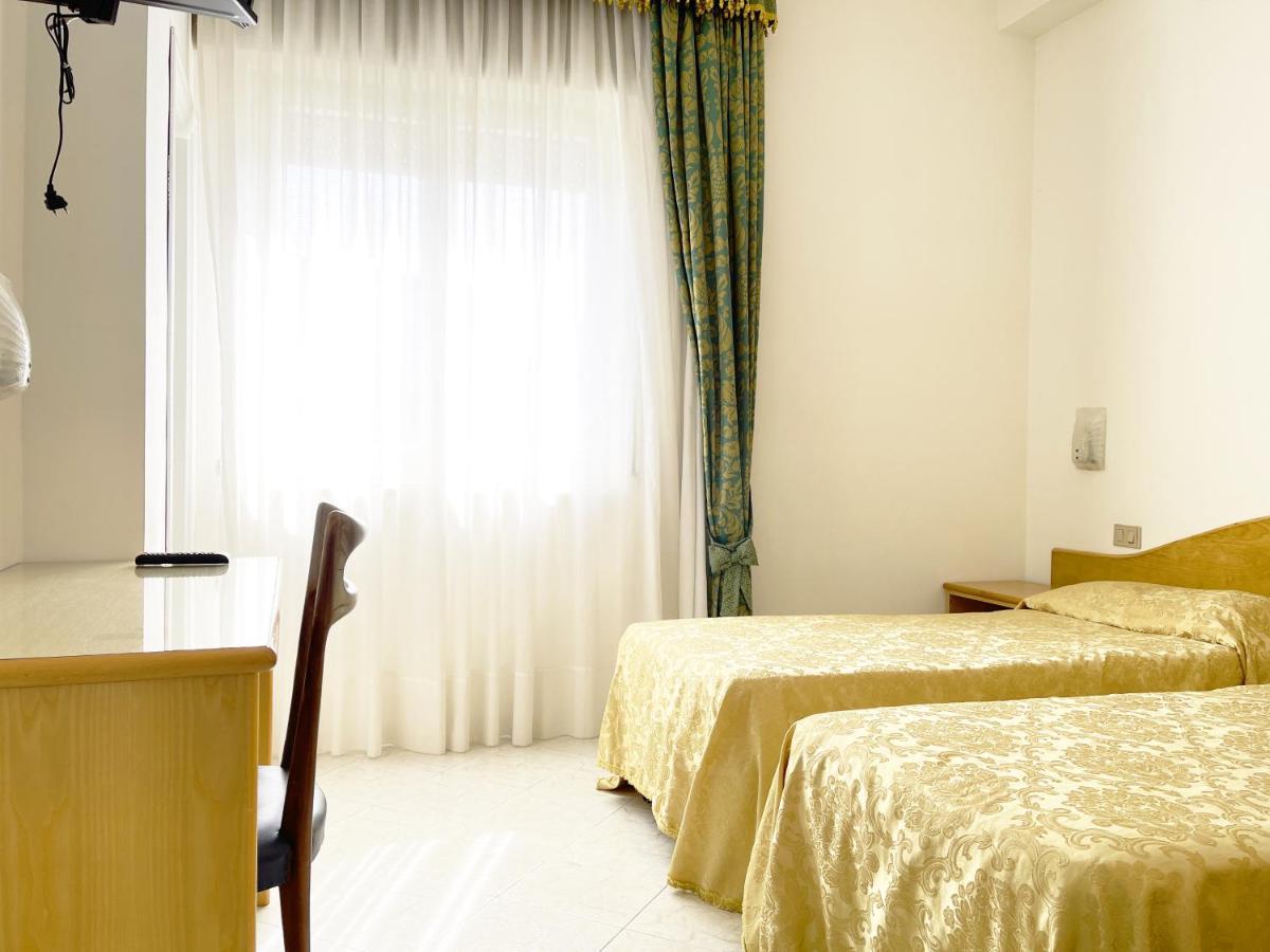 Hotel Reginella Sant'Agata sui due Golfi Eksteriør billede