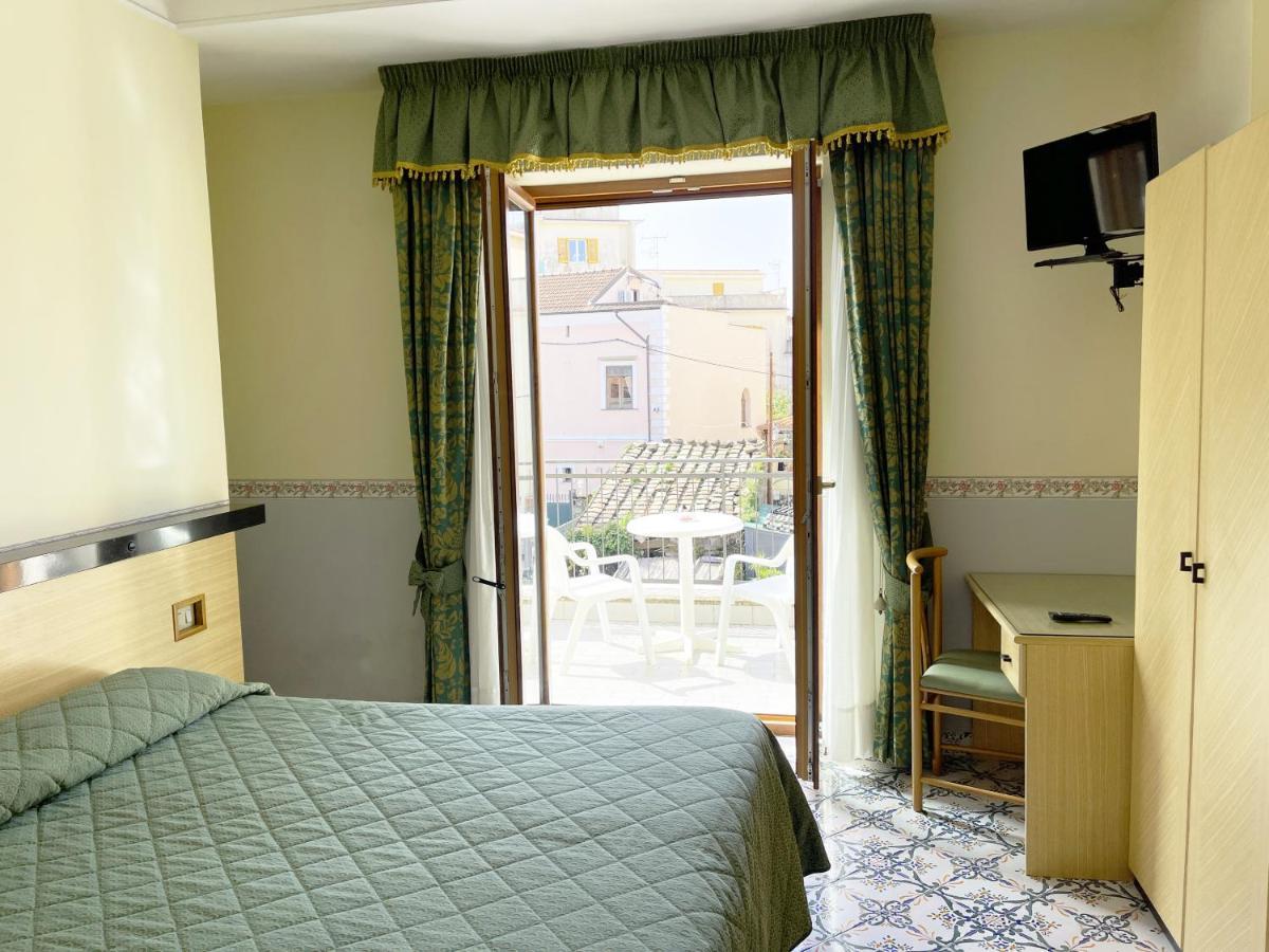 Hotel Reginella Sant'Agata sui due Golfi Eksteriør billede