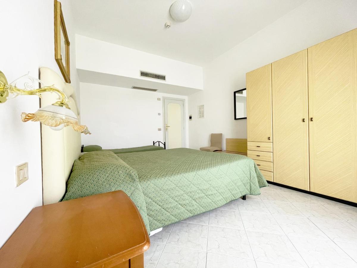 Hotel Reginella Sant'Agata sui due Golfi Eksteriør billede