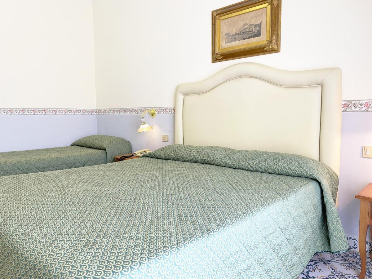 Hotel Reginella Sant'Agata sui due Golfi Eksteriør billede